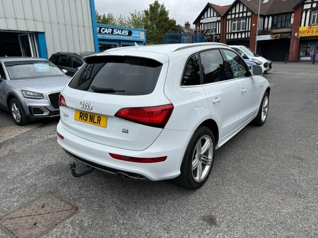 Audi Q5 Estate Black #3