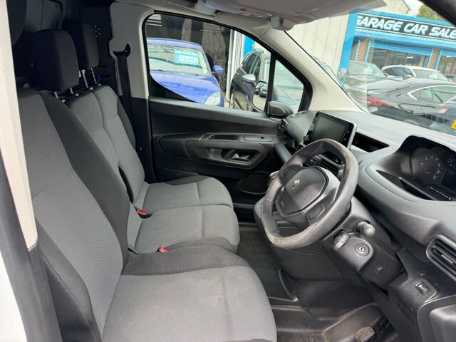 Peugeot Partner Mpv White #9