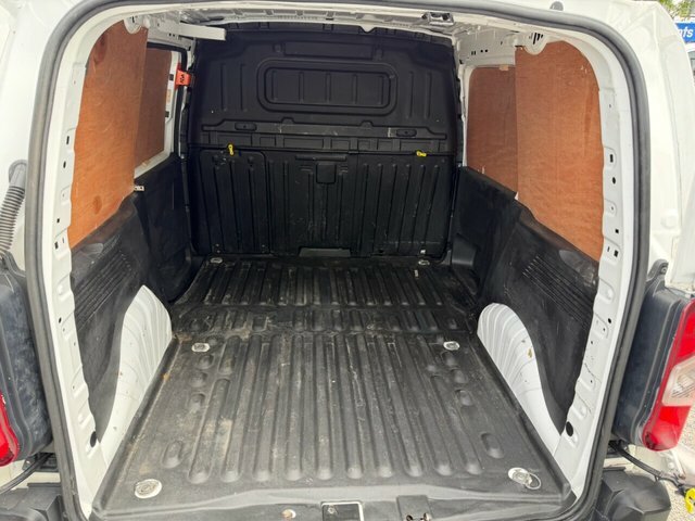Peugeot Partner Mpv White #8
