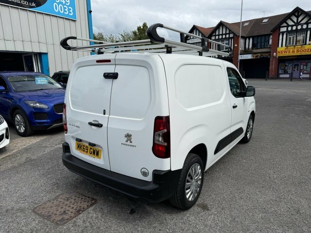 Peugeot Partner Mpv White #3