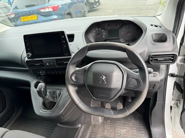 Peugeot Partner Mpv White #10