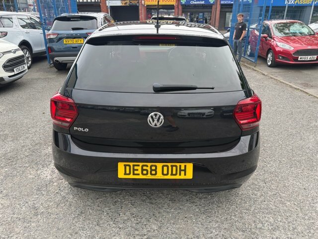 Volkswagen Polo 2018 1.0 Tsi Beats Hatchback Eur DE68ODH Black #4