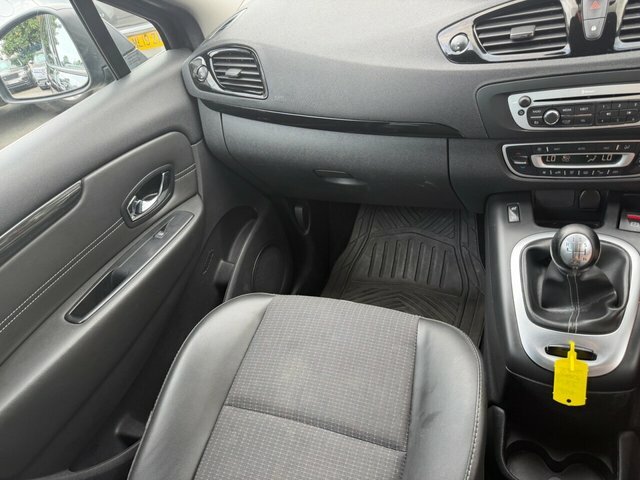 Renault Grand Scenic Silver #19