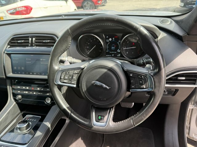 Jaguar F-Pace 2.0D R-sport Awd  #15