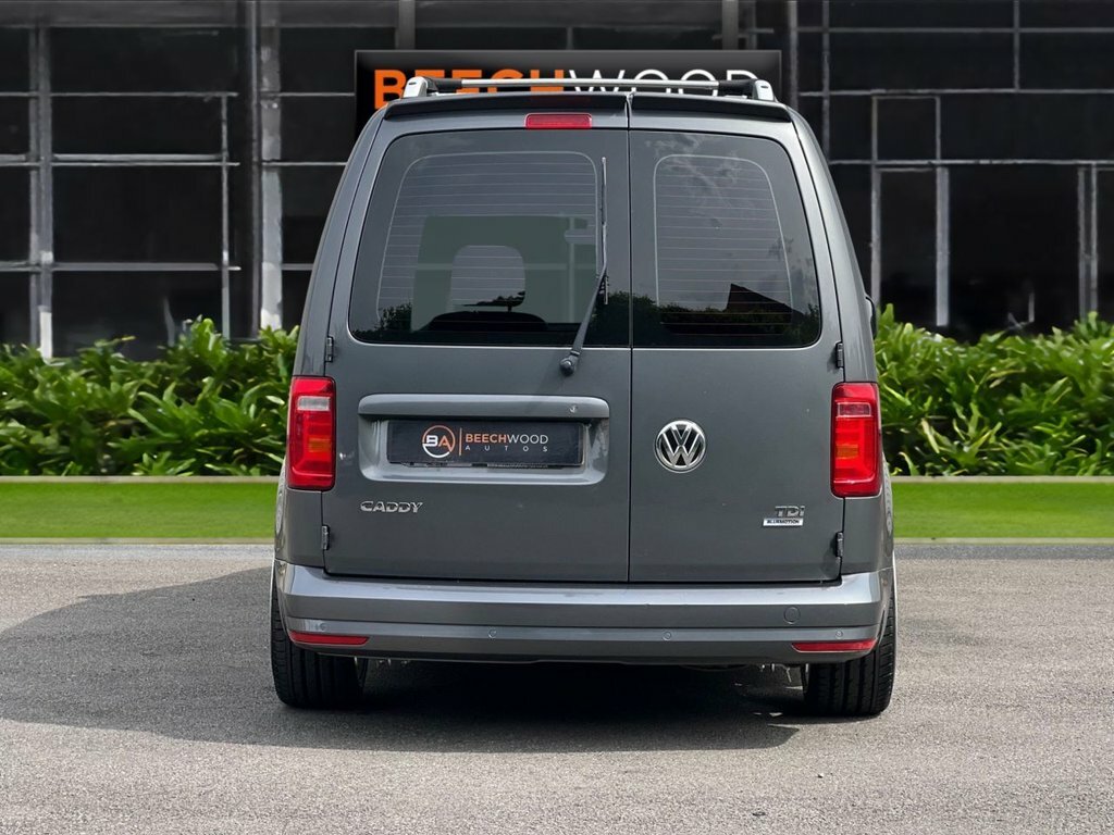 Volkswagen Caddy 2016 2.0 Tdi C20 Bluemotion Tech Highline Panel Va Grey #5