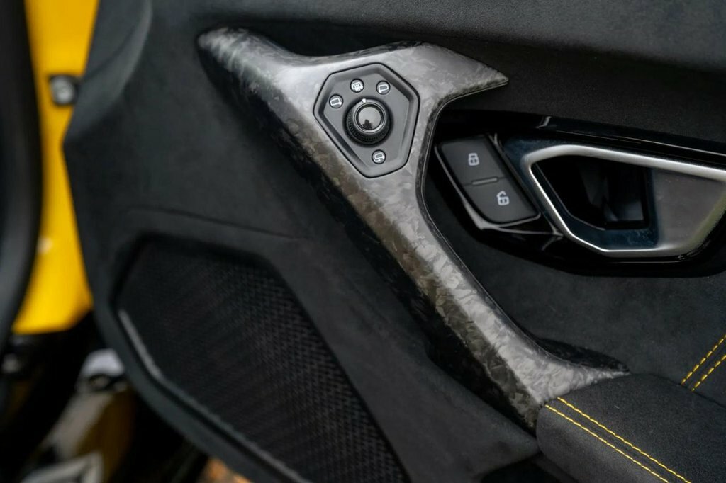 Lamborghini Huracan 2017 5.2 V10 Lp 640-4 Performante Coupe Black #5