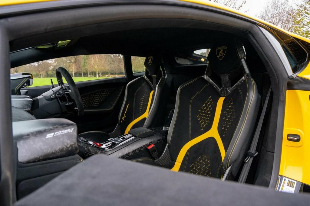 Lamborghini Huracan 2017 5.2 V10 Lp 640-4 Performante Coupe Black #6