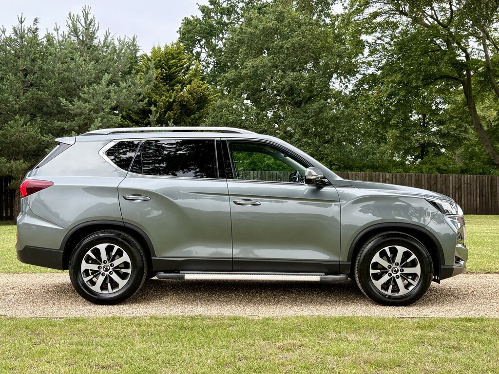 SsangYong Rexton Suv 2.2 D Ultimate 202323 Grey #3