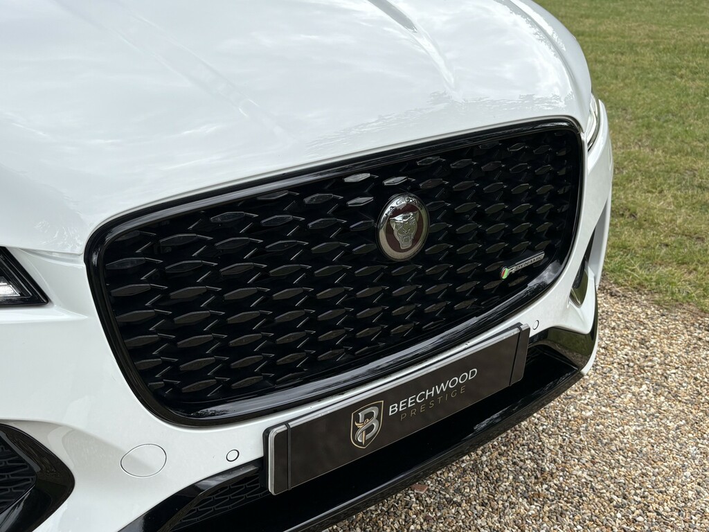 Jaguar F-Pace 2.0 D200 Mhev R-dynamic Black White #4