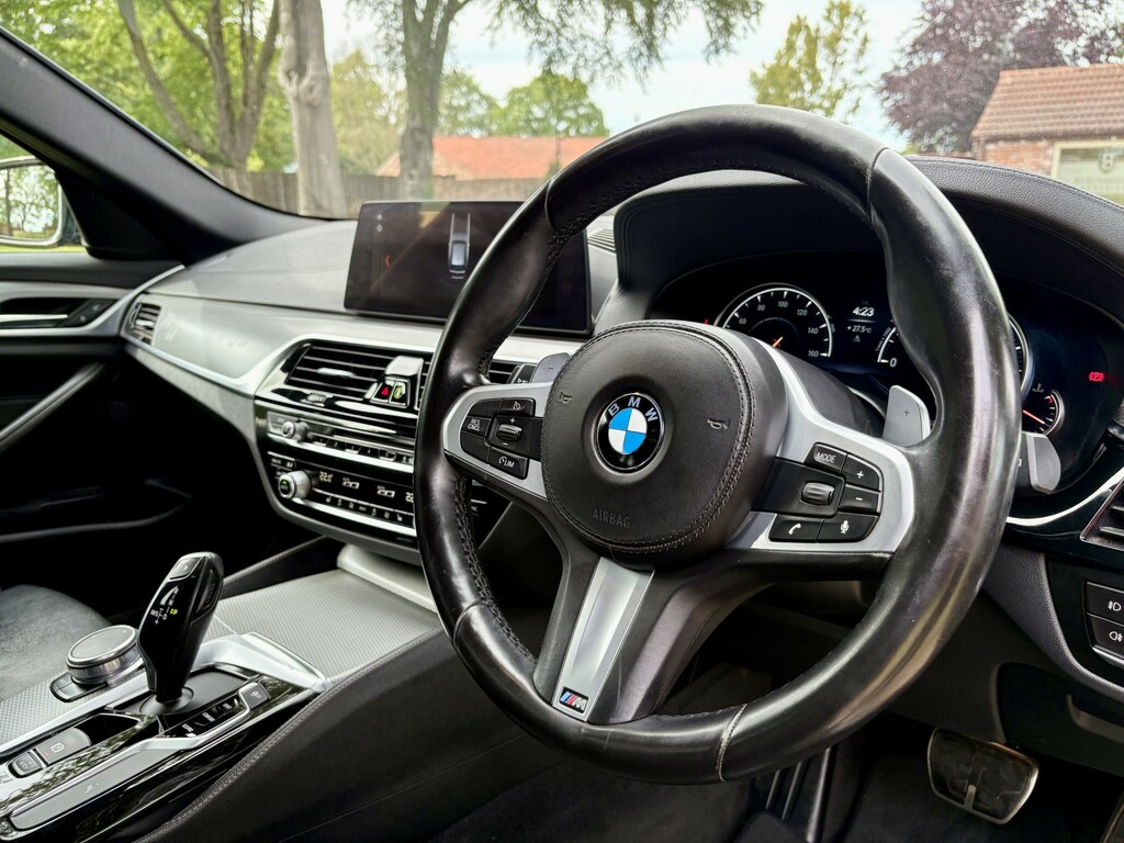 BMW 5 Series 3.0 530D M Sport Touring Black #6