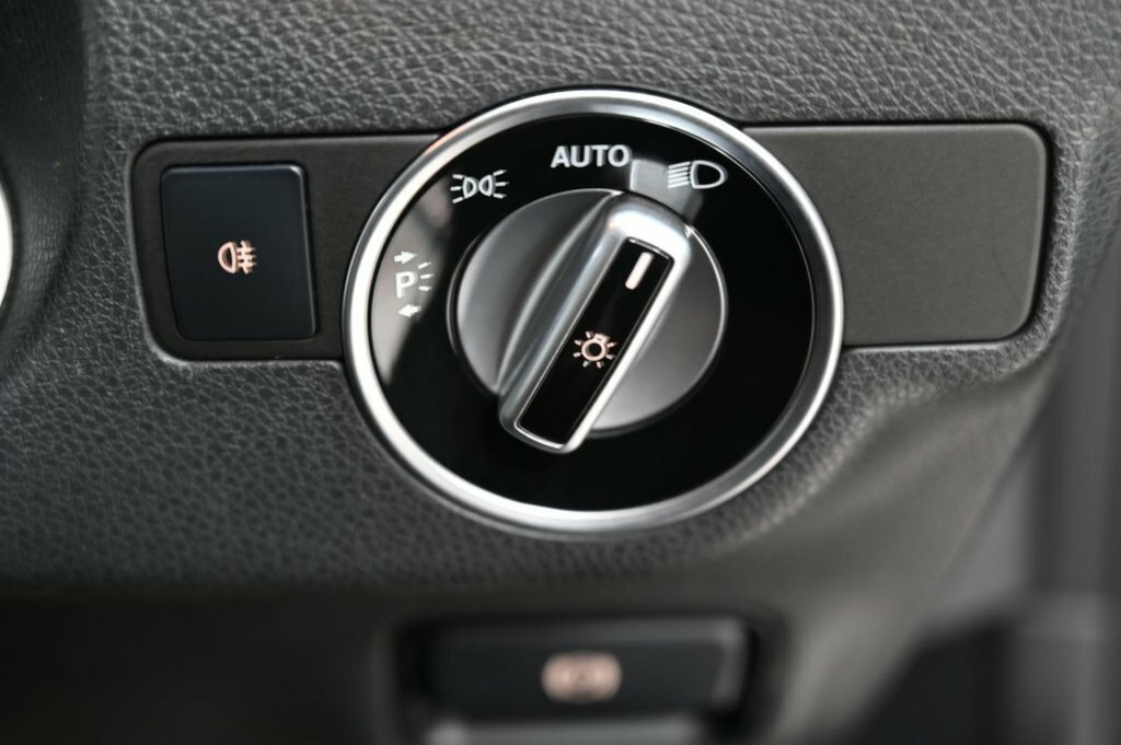 Mercedes-Benz CLA Class 2.1 Cla 220 D White #29