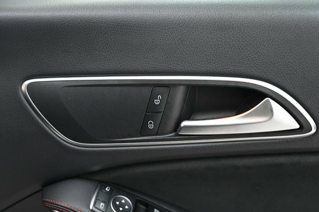 Mercedes-Benz CLA Class 2.1 Cla 220 D White #26