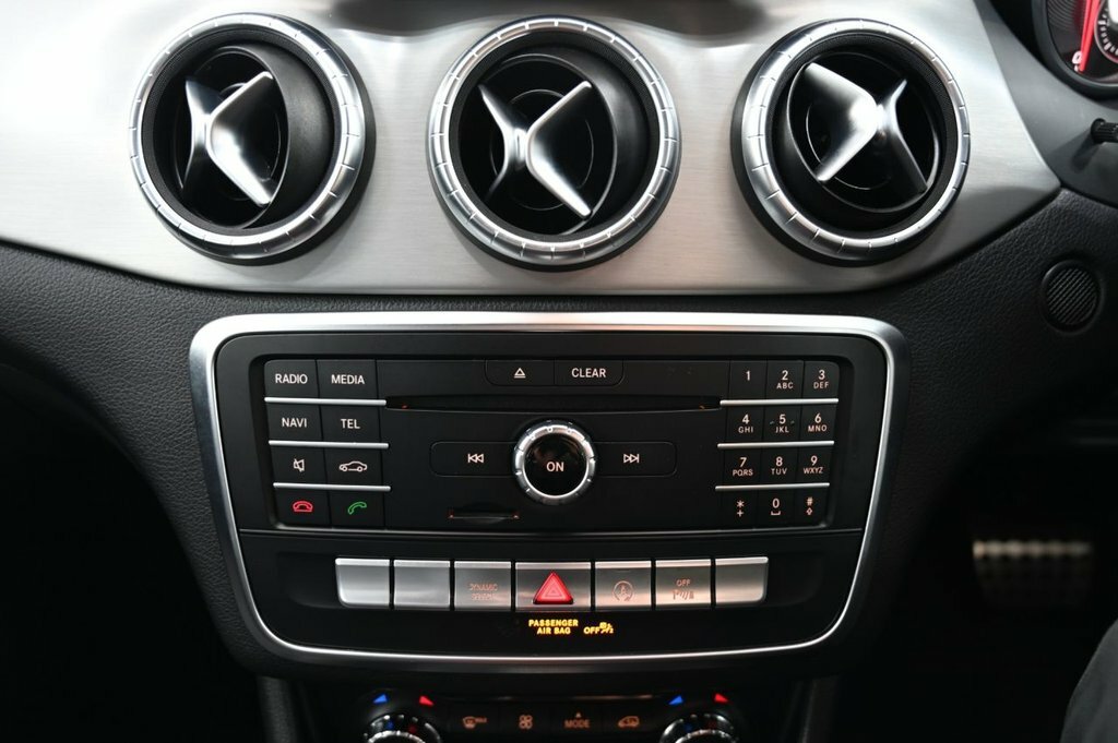 Mercedes-Benz CLA Class 2.1 Cla 220 D White #22