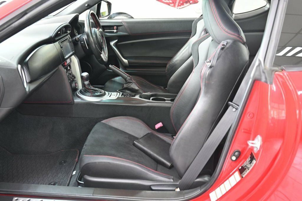 Toyota GT86 D-4s White #12