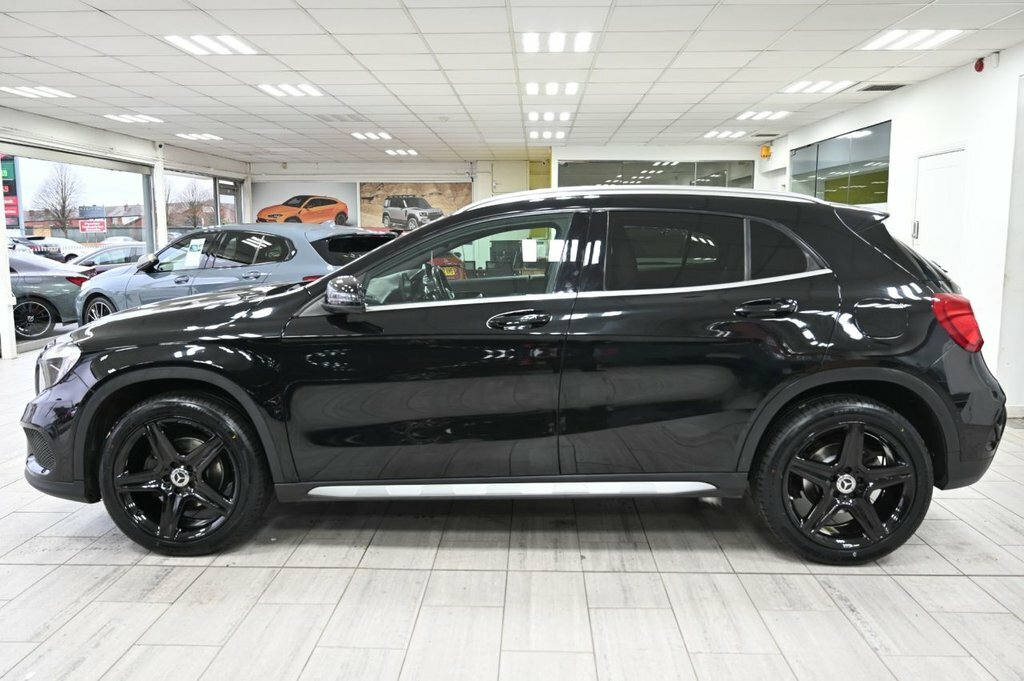 Mercedes-Benz GLA Class 2.1L Amg Line Black #4