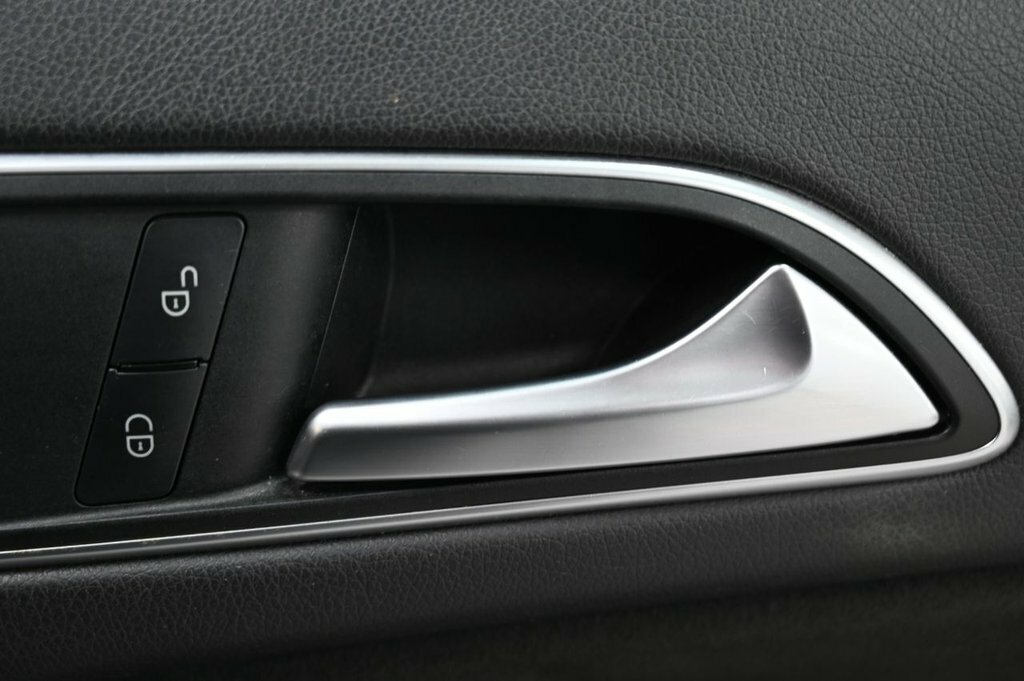 Mercedes-Benz GLA Class Suv Grey #28