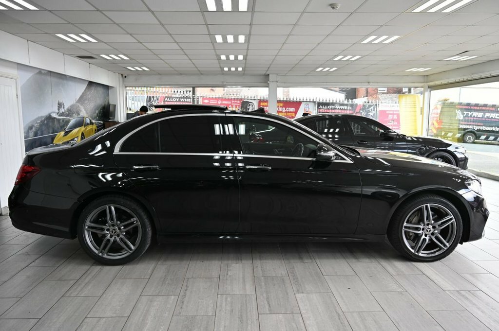 Mercedes-Benz E Class 2L Amg Line Black #3