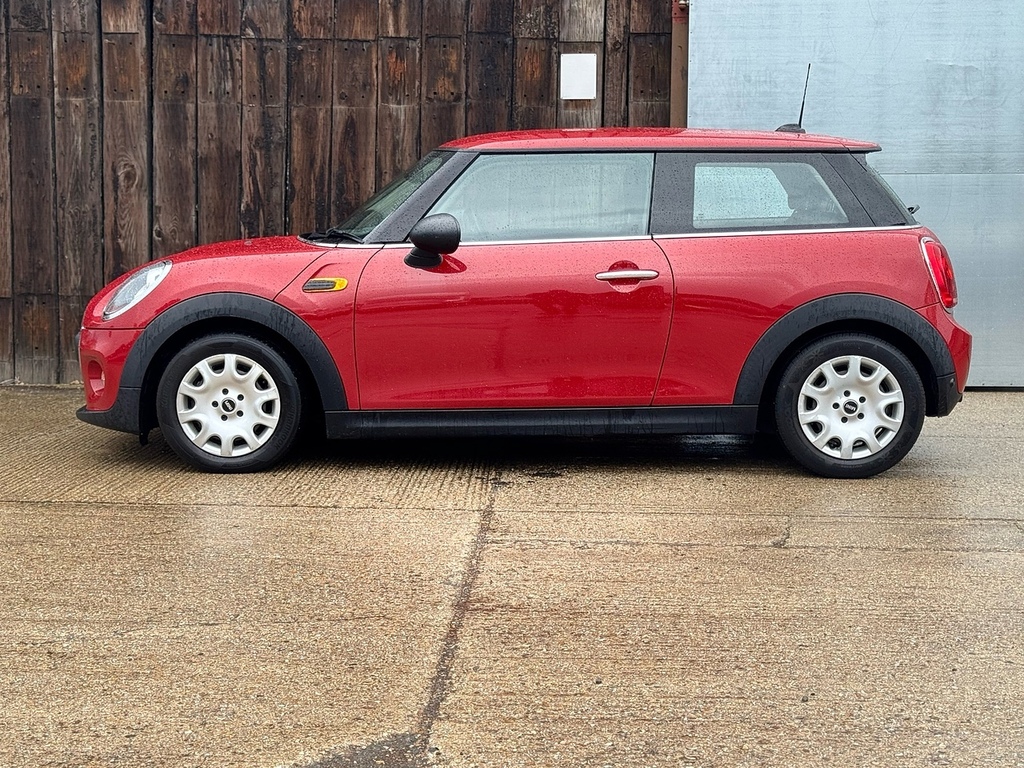 Mini Hatch One U3323 Ulez Red #4