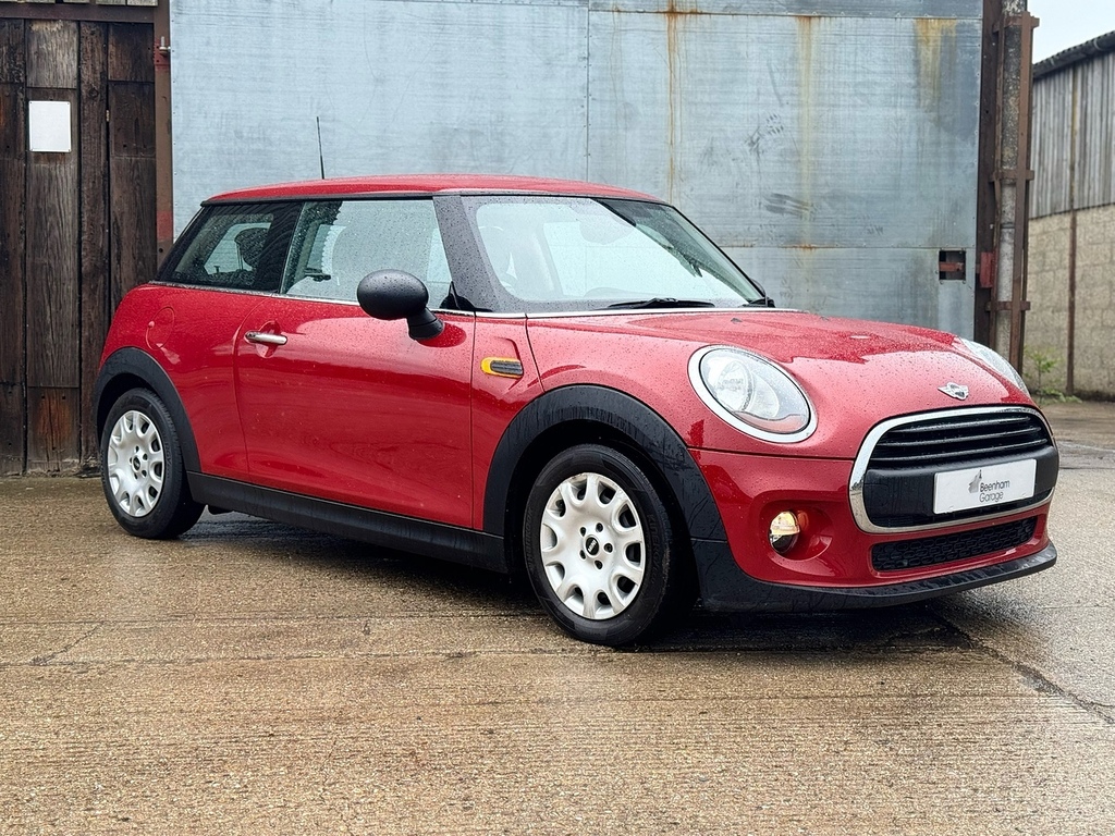 Mini Hatch One U3323 Ulez Red