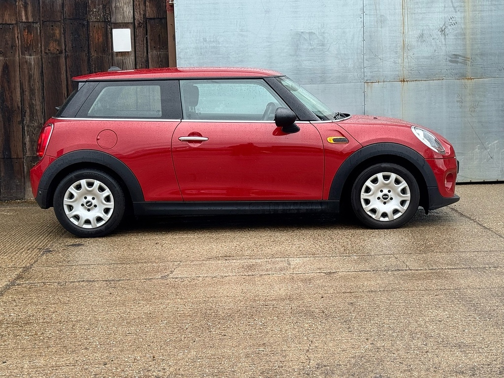 Mini Hatch One U3323 Ulez Red #3