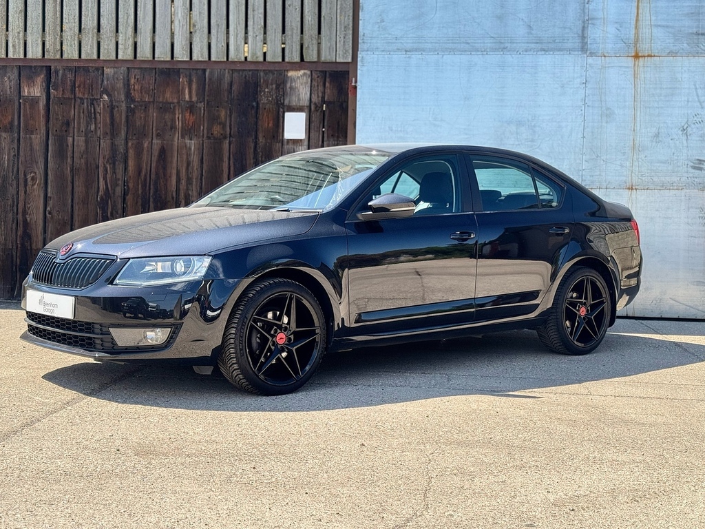 Skoda Octavia Tdi Elegance U3366 Black #2