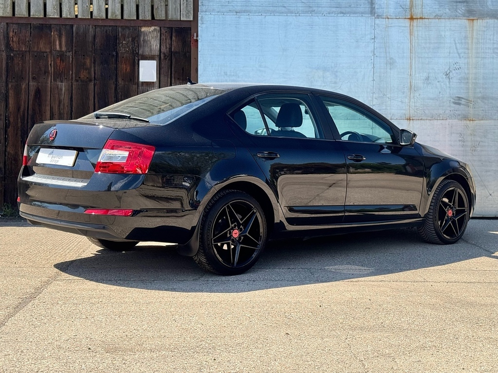 Skoda Octavia Tdi Elegance U3366 Black #5