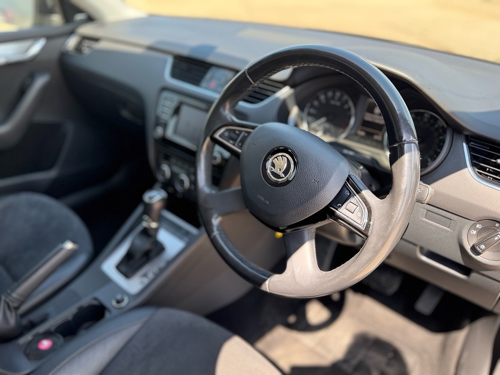 Skoda Octavia 2.0L Vrs Tsi 218 Bhp White #15