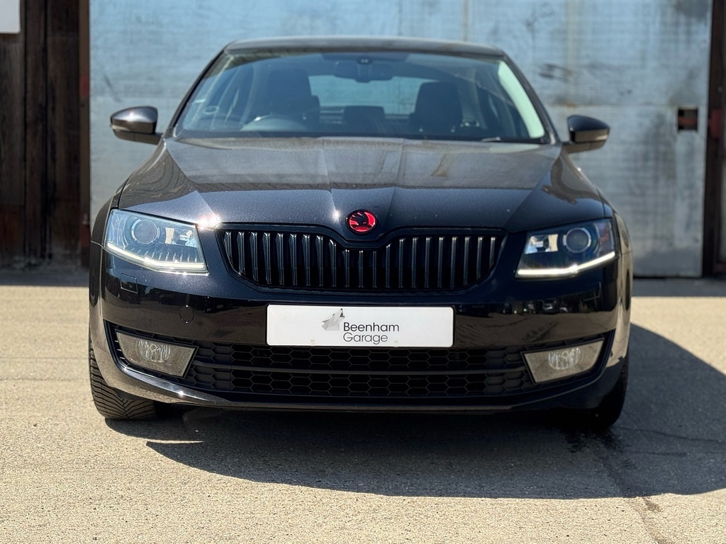 Skoda Octavia 2.0L Vrs Tsi 218 Bhp White #7