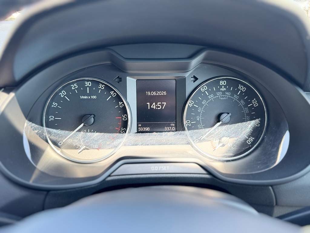 Skoda Octavia 2.0L Vrs Tsi 218 Bhp White #12