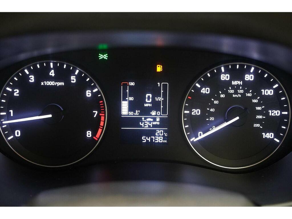 Hyundai I20 1.2 Mpi Premium Nav 83 Bhp White #18