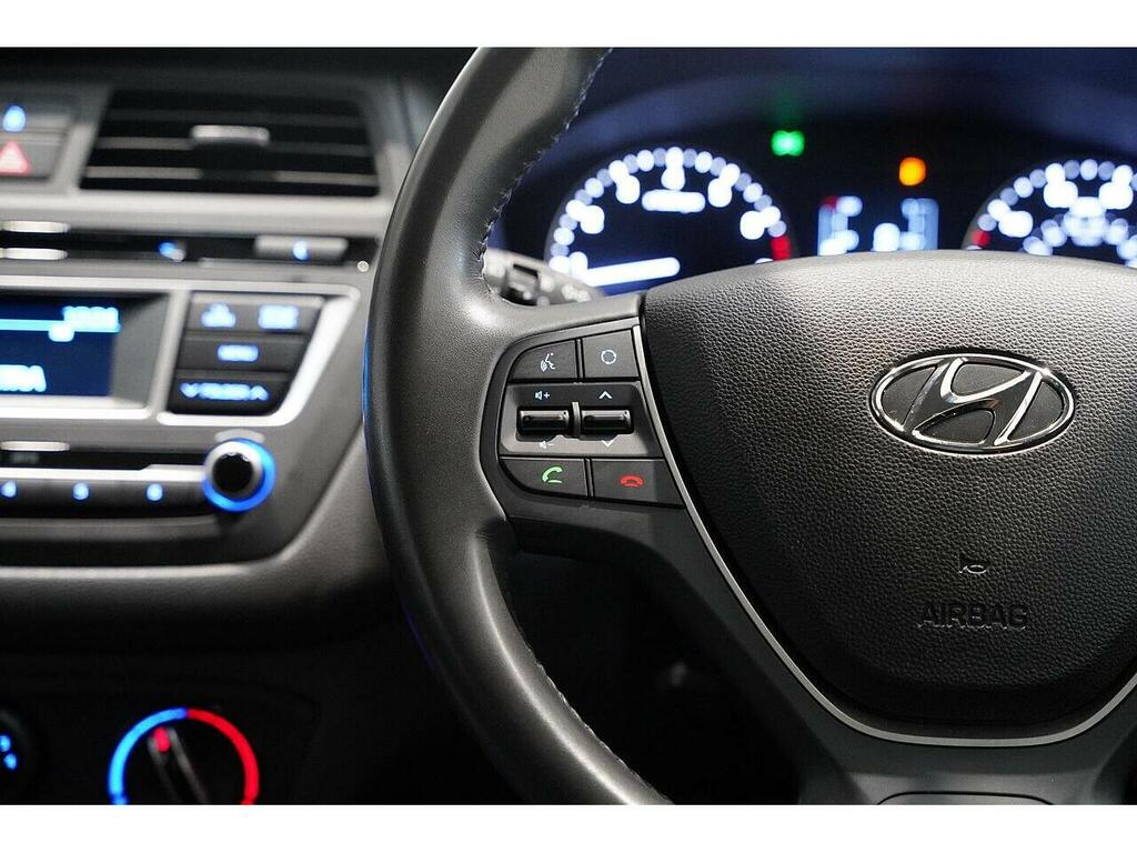 Hyundai I20 1.2 Mpi Premium Nav 83 Bhp White #16