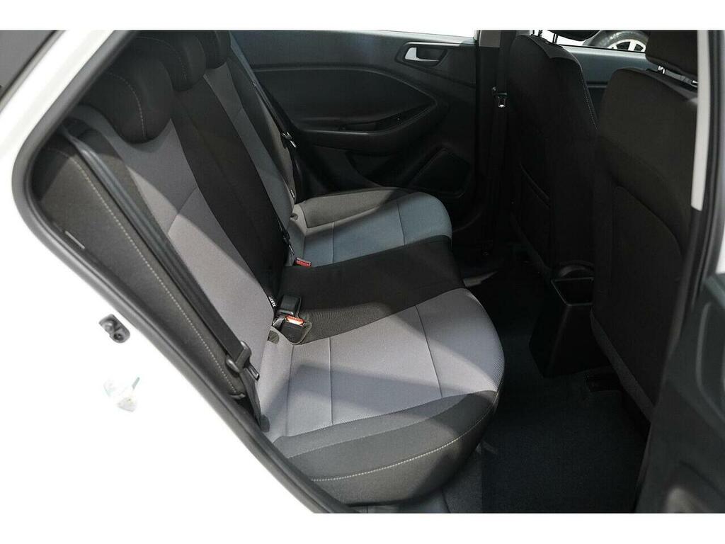 Hyundai I20 1.2 Mpi Premium Nav 83 Bhp White #12