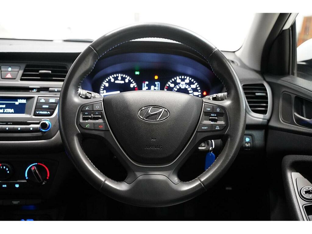 Hyundai I20 1.2 Mpi Premium Nav 83 Bhp White #15