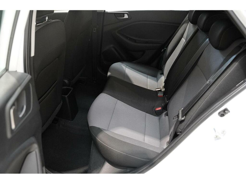 Hyundai I20 1.2 Mpi Premium Nav 83 Bhp White #11