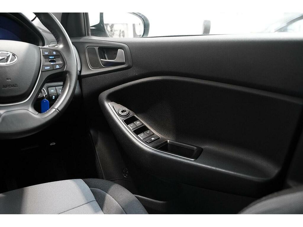 Hyundai I20 1.2 Mpi Premium Nav 83 Bhp White #22