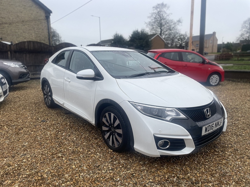 Honda Civic I-vtec Se Plus White #2