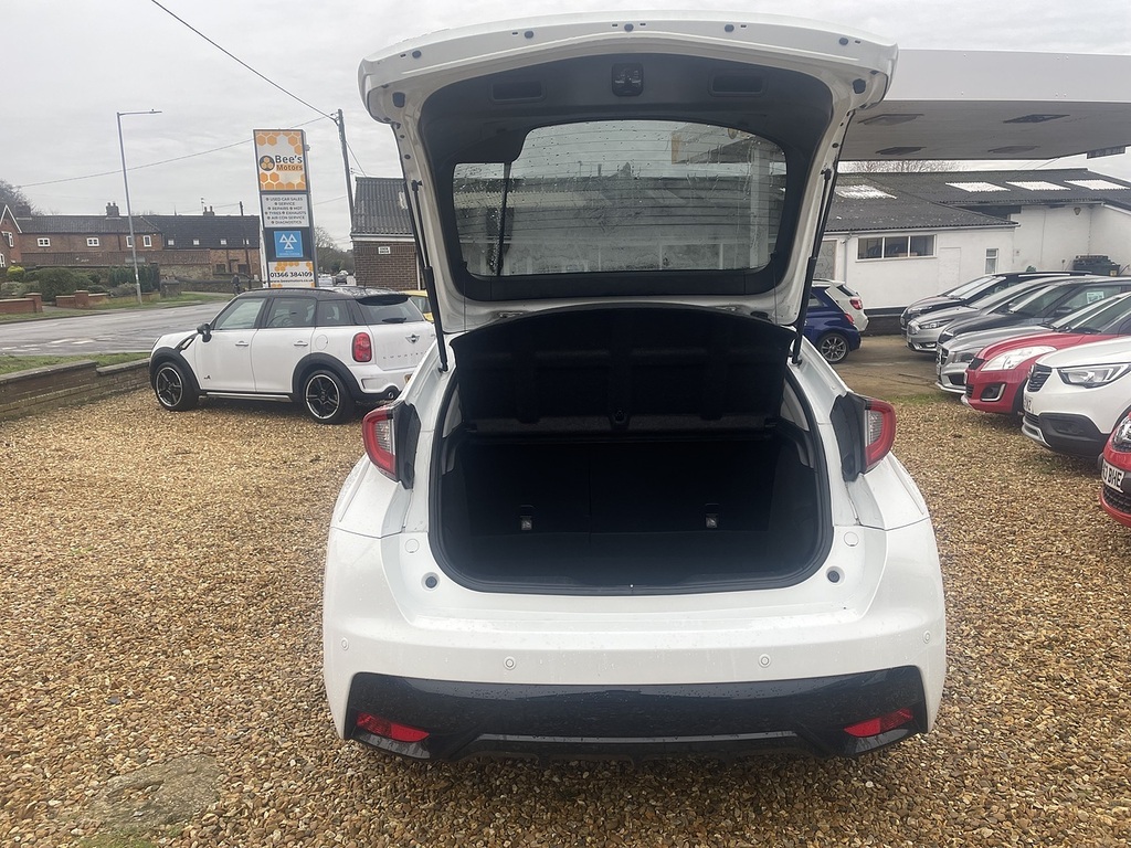 Honda Civic I-vtec Se Plus White #6
