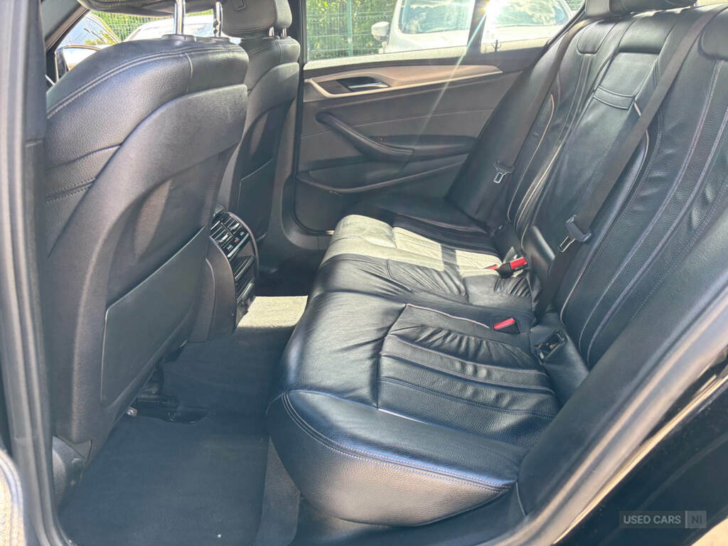 BMW 5 Series 520D M Sport Black #5