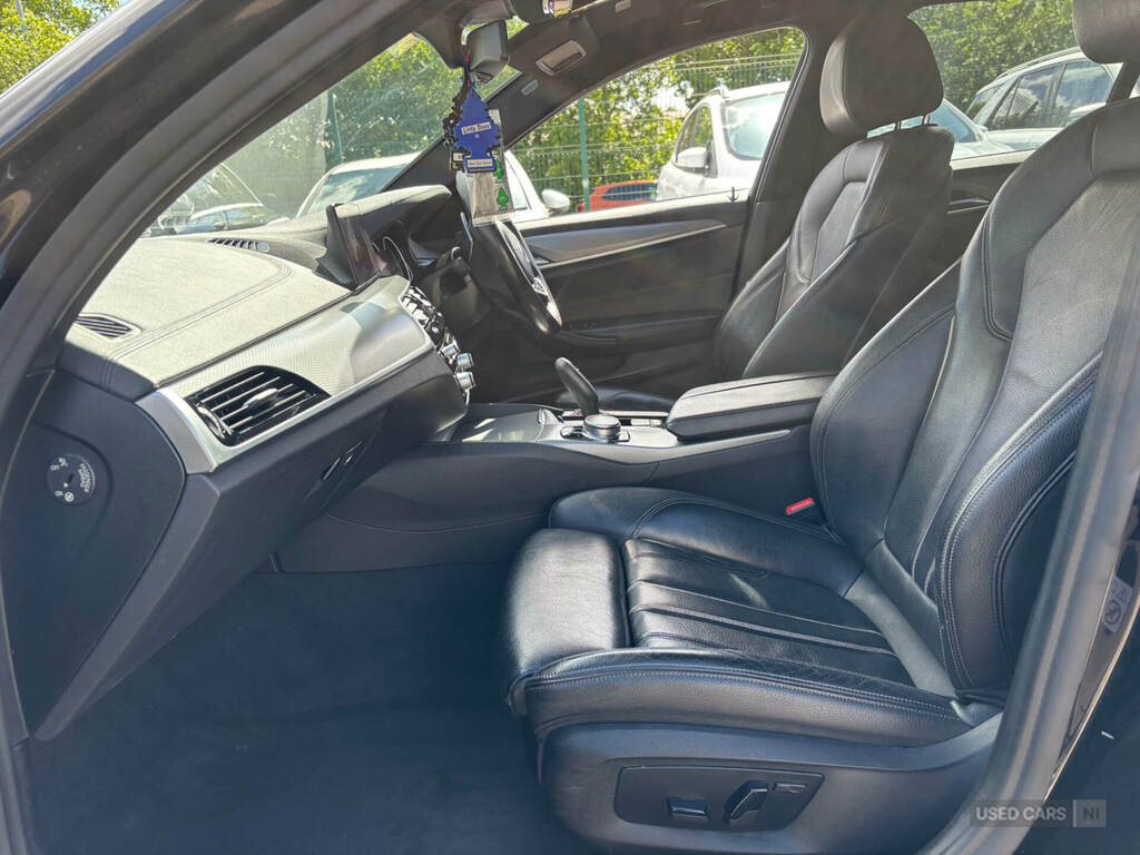 BMW 5 Series 520D M Sport Black #4