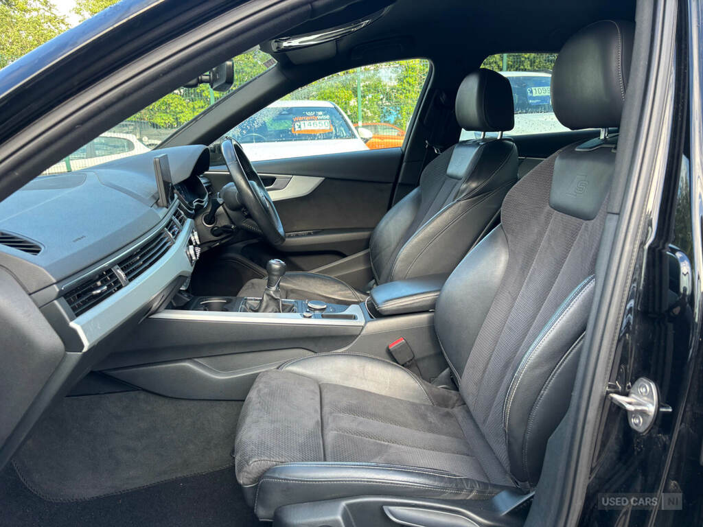 Audi A4 2.0 Tdi Ultra 190 S Line Black #4