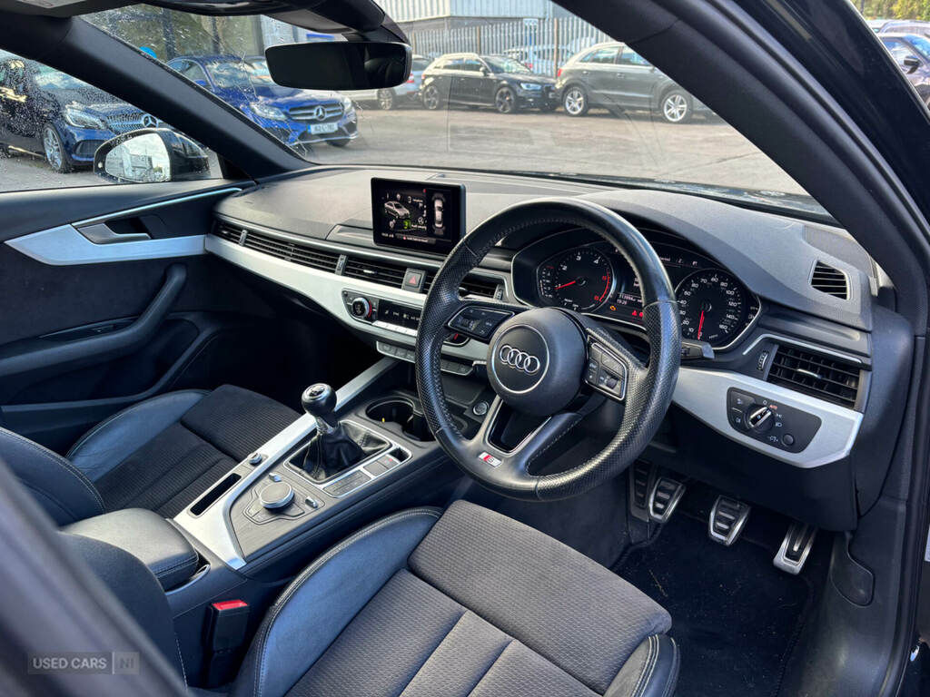 Audi A4 2.0 Tdi Ultra 190 S Line Black #6