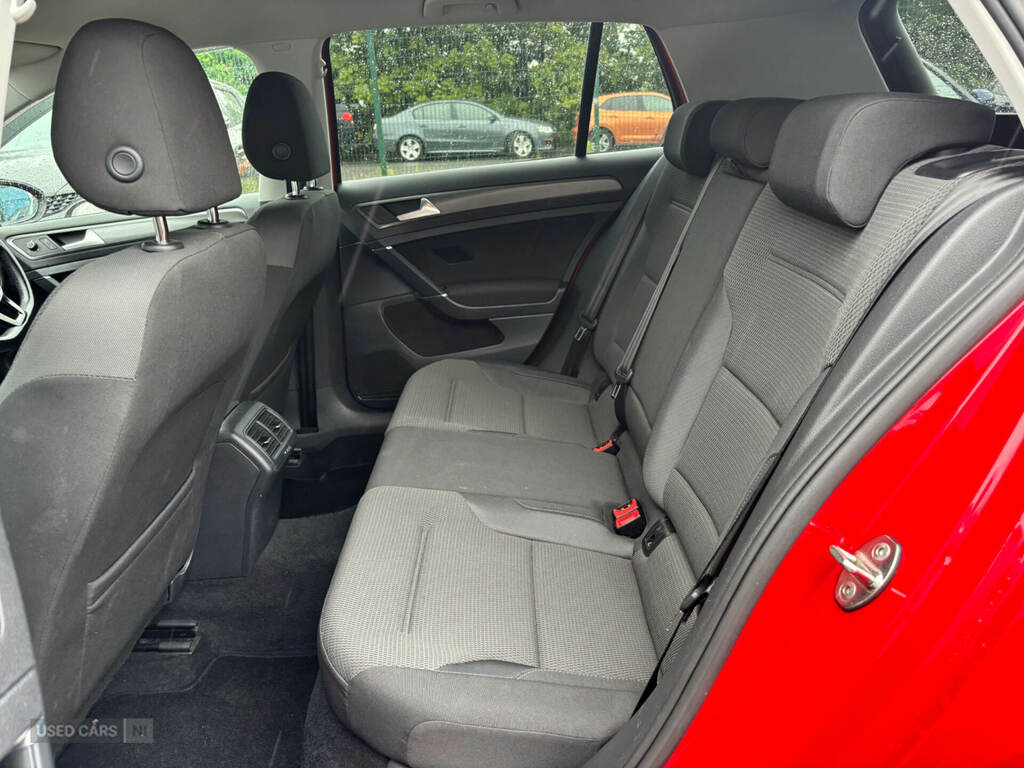 Volkswagen Golf 1.0 Tsi 115 Se Nav Red #5