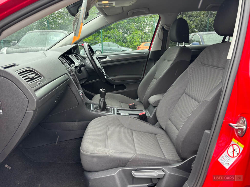 Volkswagen Golf 1.0 Tsi 115 Se Nav Red #4