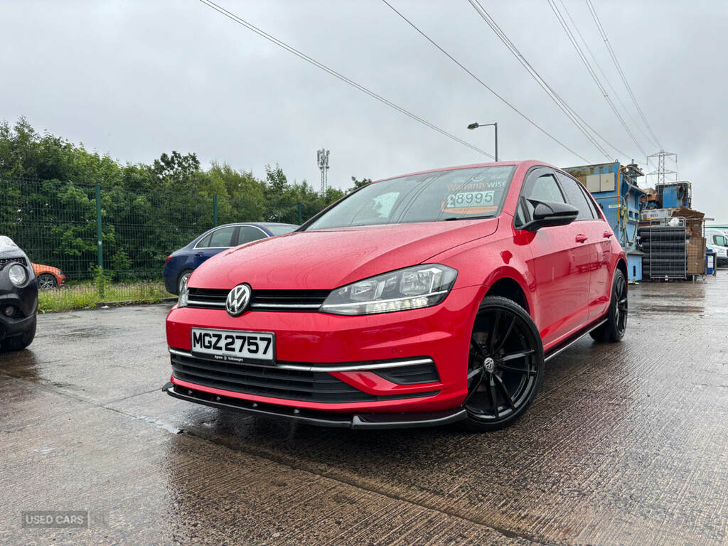 Volkswagen Golf 1.0 Tsi 115 Se Nav Red
