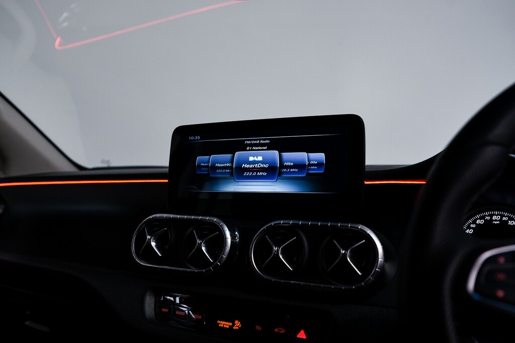Mercedes-Benz X Class X250 D 4Matic Black #19