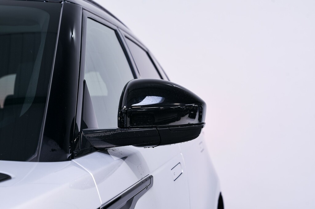 Land Rover Range Rover Velar R-dynamic Se White #9