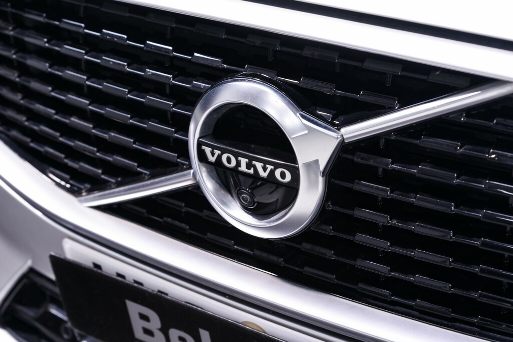 Volvo XC60 T4 Edition Red #9