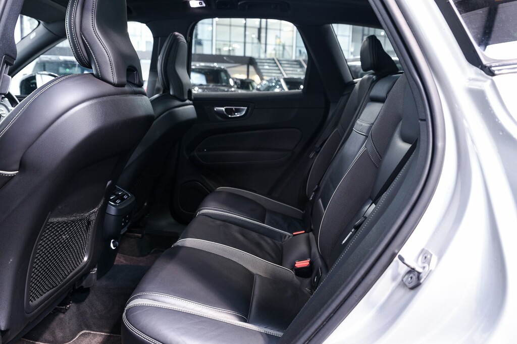 Volvo XC60 T4 Edition Red #15