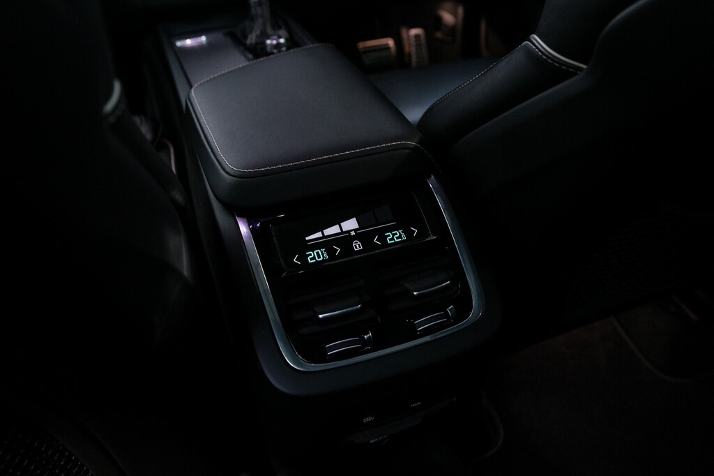 Volvo XC60 T4 Edition Red #16