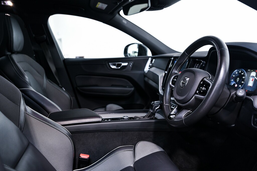Volvo XC60 T4 Edition Red #11